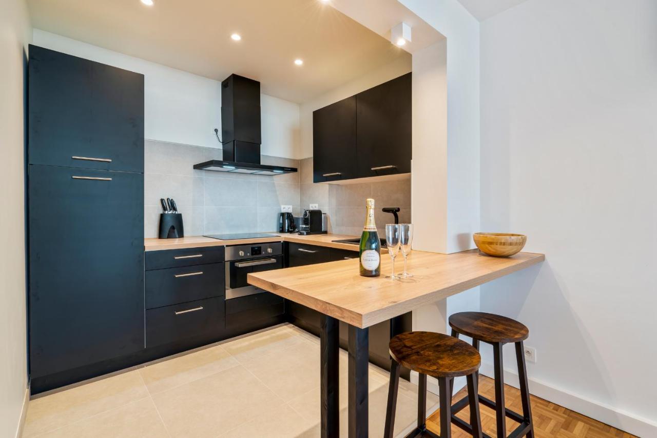 Fantastically Located Modern Apartment With Garage Available Oostende Bagian luar foto